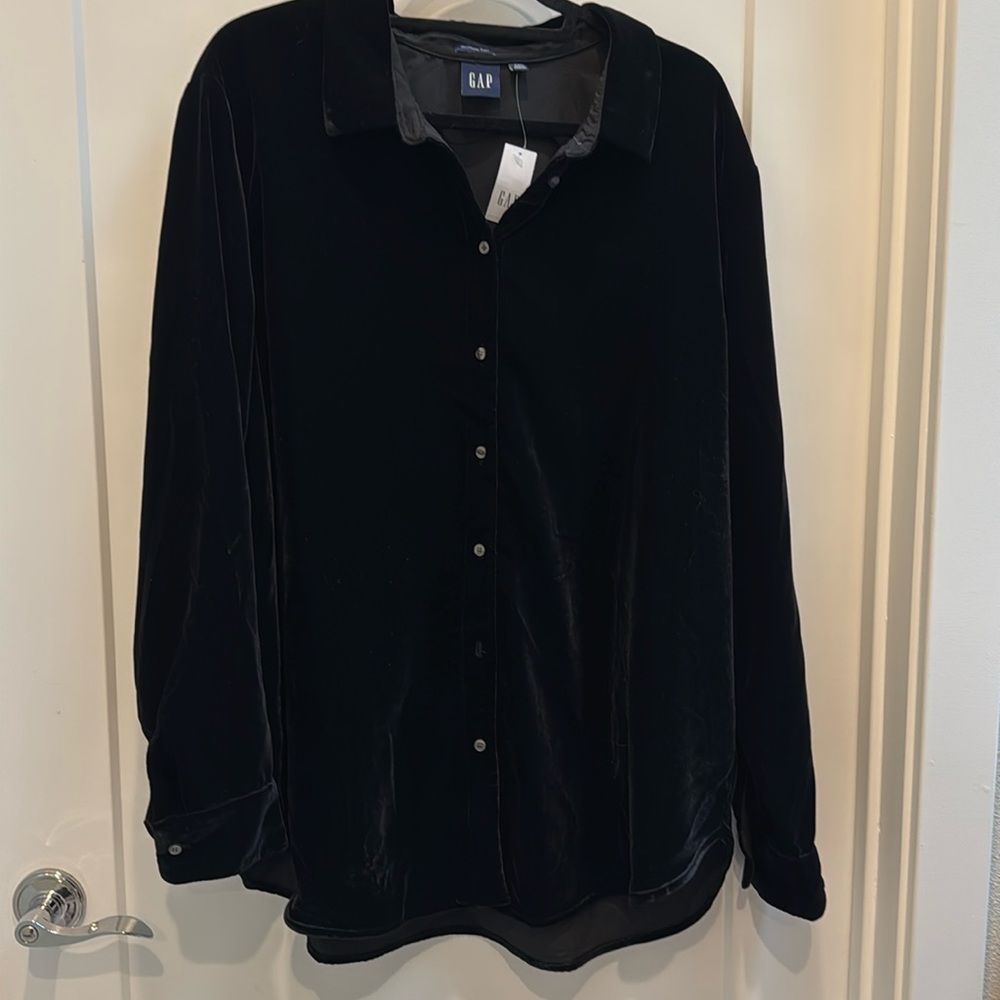 GAP - Long sleeved boyfriend button down in black velvet.  NWT.  XXL.